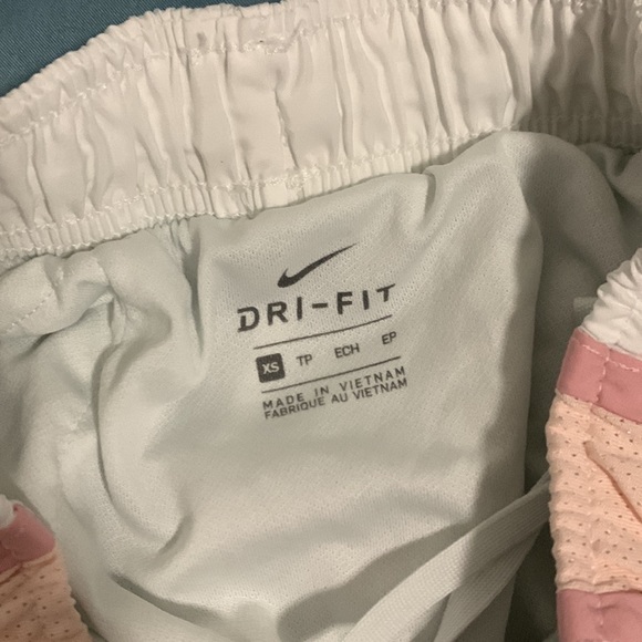 Nike shorts - Picture 2 of 2